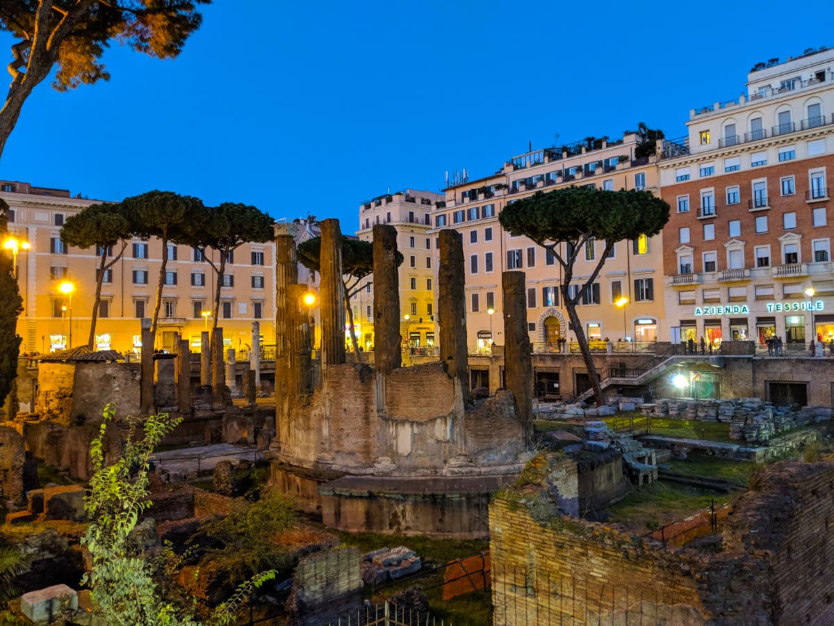 Largo di Torre Argentina