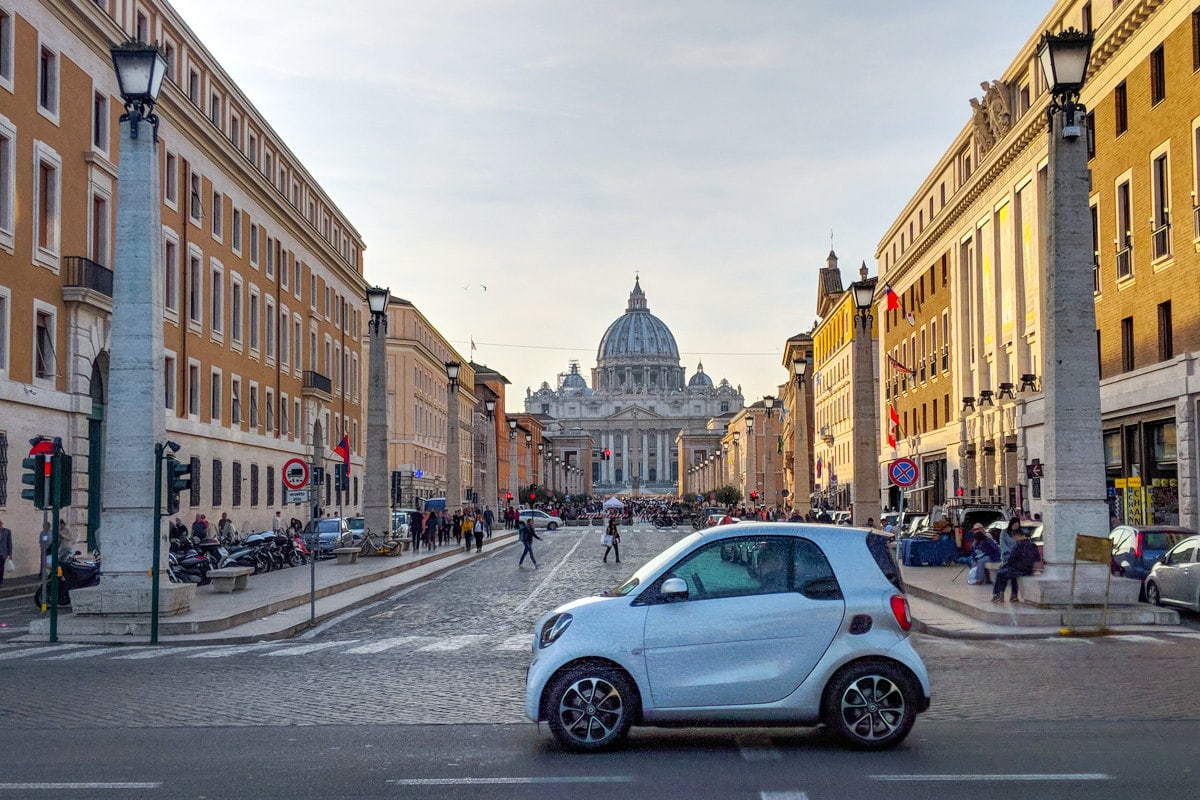 Postcards from Rome: A Visual Guide to the Eternal City